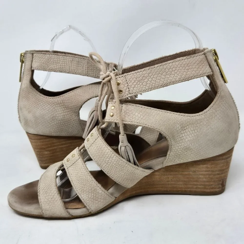 UGG Women's Yasmin Snake Gladiator Wedge Sandal Horchata Leather Size 7.5‎ B